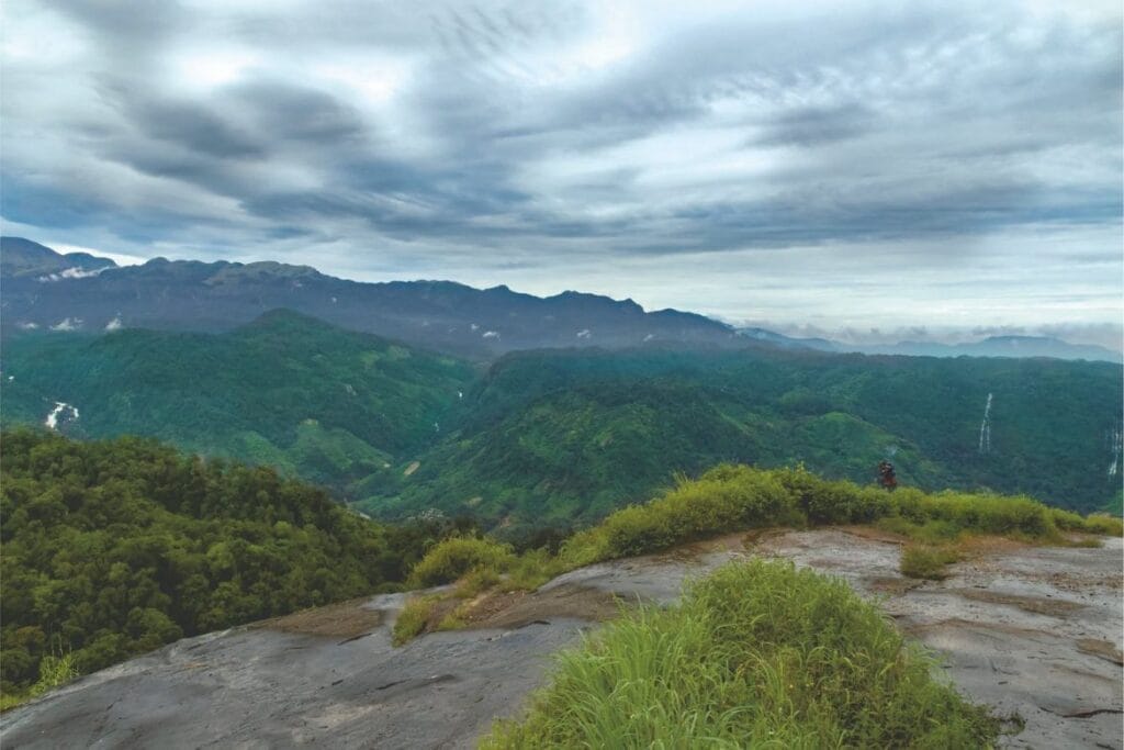 Top Hill Stations in Tamil Nadu: Explore the Best Scenic Getaways in 2025 Top Hill Stations in Tamil Nadu: Explore the Best Scenic Getaways in 2025