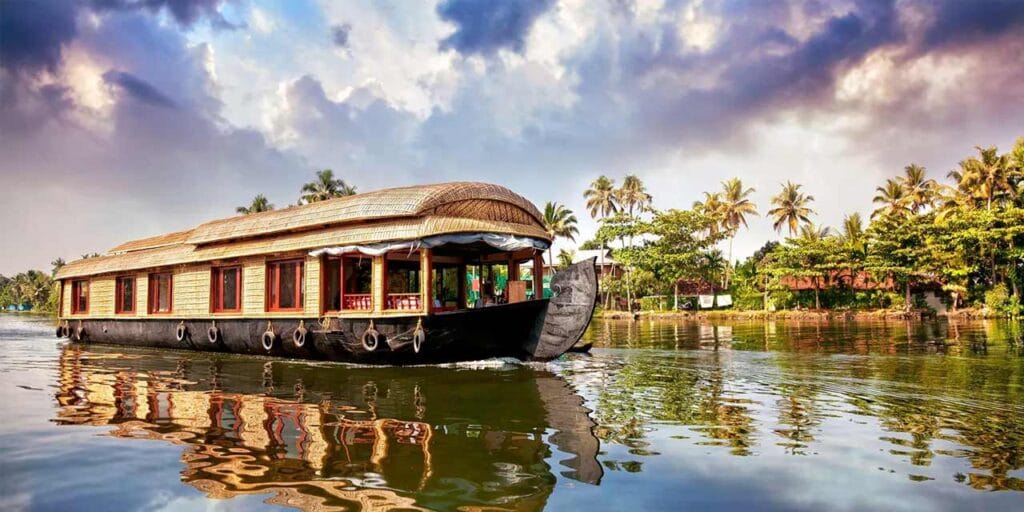 Top Travel Destinations in Kerala: A Road Map to God's Own Country (2025) Top Travel Destinations in Kerala