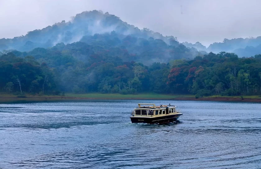 Top Travel Destinations in Kerala: A Road Map to God's Own Country (2025) Top Travel Destinations in Kerala: A Road Map to God's Own Country (2025)