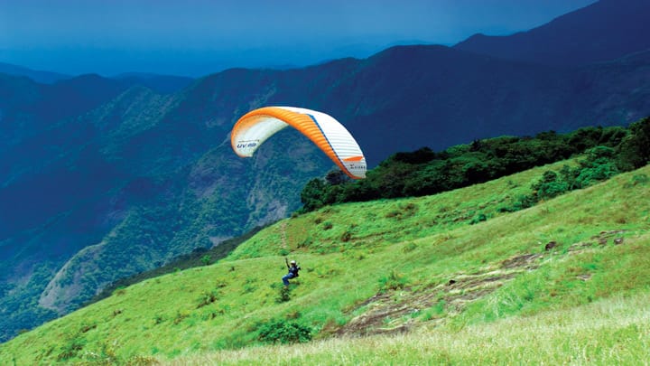 Top Travel Destinations in Kerala: A Road Map to God's Own Country (2025) Top Travel Destinations in Kerala: A Road Map to God's Own Country (2025)